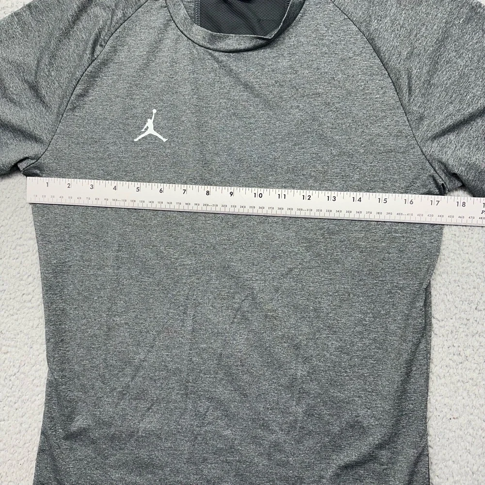 Nike Air Jordan AO9217-060 Shirt Mens Large Grey Dri-Fit Alpha Compression‎ Top